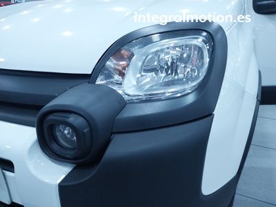 fiat-panda-red-1-0-hybrid-51kw-70cv-26 Thumbnail