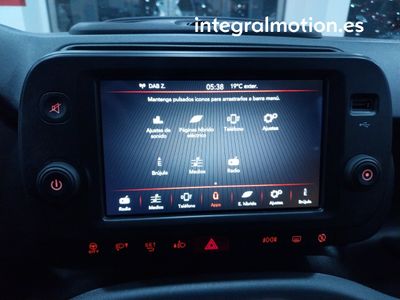 fiat-panda-red-1-0-hybrid-51kw-70cv-15 Thumbnail