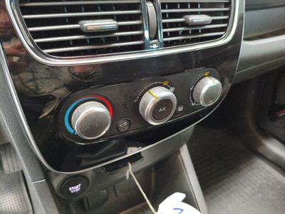 renault-clio-limited-energy-dci-66kw-90cv-2018-16 Thumbnail