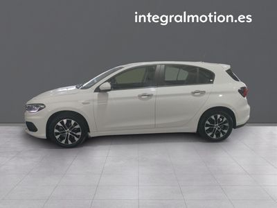 fiat-tipo-5p-1-4-t-jet-88kw-120cv-lounge-14 Thumbnail
