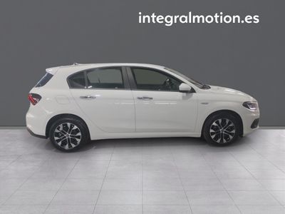 fiat-tipo-5p-1-4-t-jet-88kw-120cv-lounge-15 Thumbnail