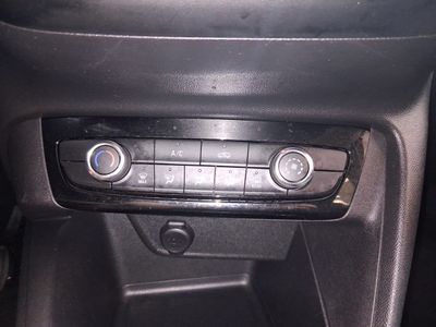 opel-corsa-1-2-xel-55kw-75cv-edition-16 Thumbnail