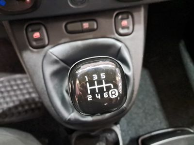 fiat-panda-panda-hybrid-1-0-51kw-70cv-17 Thumbnail