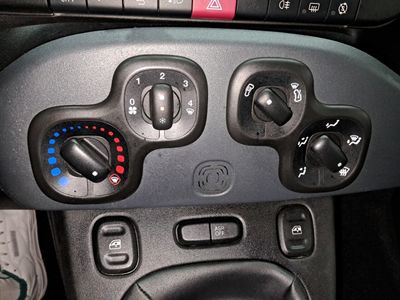 fiat-panda-panda-hybrid-1-0-51kw-70cv-16 Thumbnail