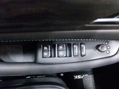 dfsk-600-600-luxury-31 Thumbnail