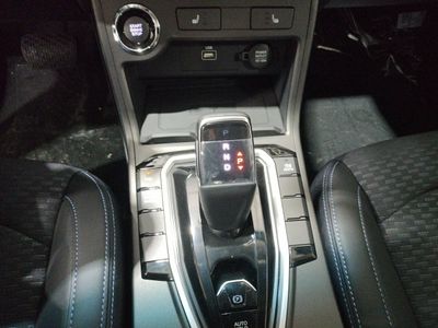 kgm-korando-e-motion-limited-auto-17 Thumbnail