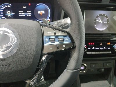 kgm-korando-e-motion-limited-auto-12 Thumbnail