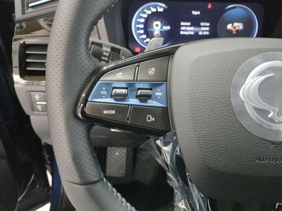 kgm-korando-e-motion-limited-auto-11 Thumbnail