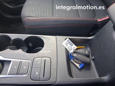 ford-kuga-st-line-x-graphite-t-2-5-duratec-fhev-at-21 Thumbnail