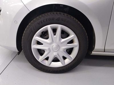 ford-fiesta-1-1-ti-vct-55kw-75cv-trend-5p-28 Thumbnail