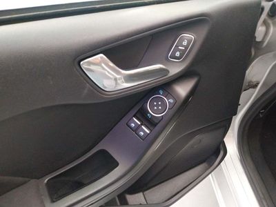 ford-fiesta-1-1-ti-vct-55kw-75cv-trend-5p-31 Thumbnail