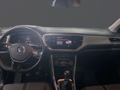 volkswagen-t-roc-advance-r-line-1-0-tsi-81kw-110cv-6 Thumbnail
