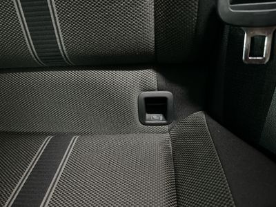volkswagen-t-roc-advance-r-line-1-0-tsi-81kw-110cv-20 Thumbnail