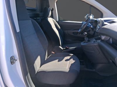 toyota-proace-city-1-5d-56kw-75cv-gx-650kg-media-9 Thumbnail
