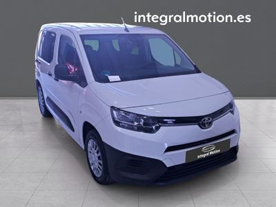 toyota-proace-city-verso-combi-gx-l1-1-5d-100cv-6mt-2 Thumbnail