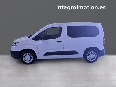toyota-proace-city-verso-combi-gx-l1-1-5d-100cv-6mt-23 Thumbnail