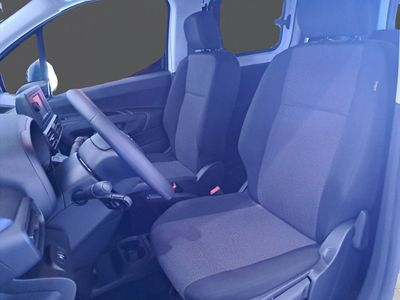 toyota-proace-city-verso-combi-gx-l1-1-5d-100cv-6mt-5 Thumbnail