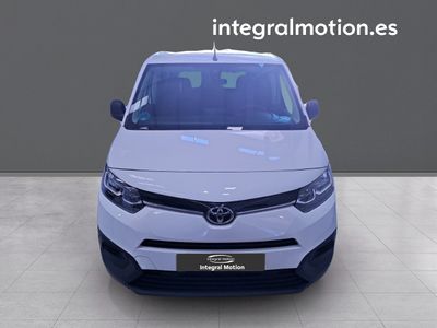 toyota-proace-city-verso-combi-gx-l1-1-5d-100cv-6mt-1 Thumbnail
