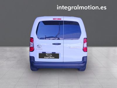 toyota-proace-city-verso-combi-gx-l1-1-5d-100cv-6mt-24 Thumbnail