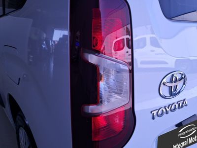 toyota-proace-city-verso-combi-gx-l1-1-5d-100cv-6mt-27 Thumbnail
