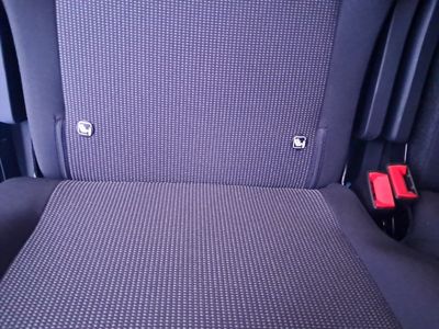 toyota-proace-city-verso-combi-gx-l1-1-5d-100cv-6mt-22 Thumbnail