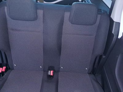 toyota-proace-city-verso-combi-gx-l1-1-5d-100cv-6mt-9 Thumbnail