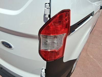 ford-transit-courier-van-trend-1-5tdci-100-cv-73-kw-17 Thumbnail