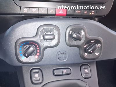 fiat-panda-panda-1-0-hybrid-51kw-70cv-16 Thumbnail