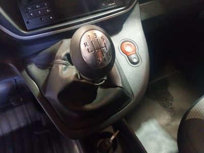 renault-kangoo-1-5-dci-furgon-80cv-11 Thumbnail