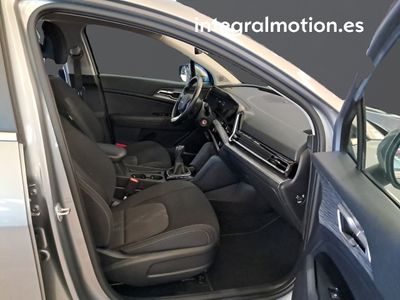 kia-sportage-1-6-crdi-mhev-100kw-136cv-drive-4x2-8 Thumbnail