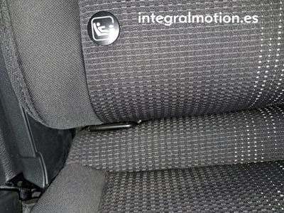 kia-sportage-1-6-crdi-mhev-100kw-136cv-drive-4x2-21 Thumbnail