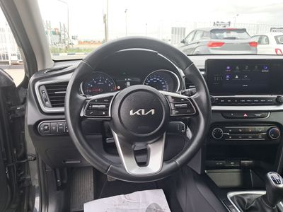 kia-xceed-1-0-t-gdi-business-74kw-100cv-10 Thumbnail
