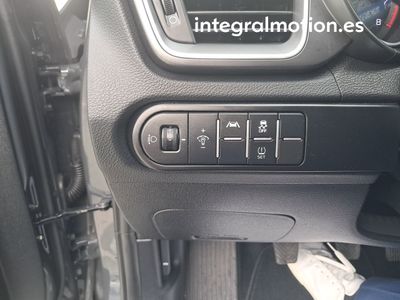 kia-xceed-1-0-t-gdi-business-74kw-100cv-33 Thumbnail