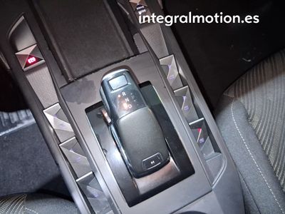 ds-ds-3-bluehdi-96-kw-auto-be-chic-17 Thumbnail