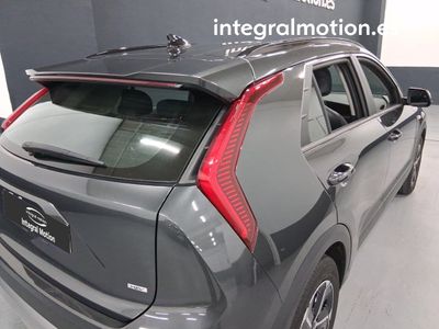 kia-niro-1-6-gdi-hev-104kw-141cv-concept-27 Thumbnail
