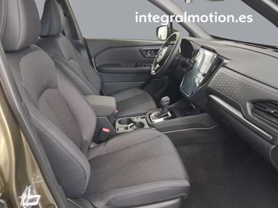 subaru-forester-2-0i-hybrid-active-8 Thumbnail