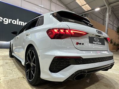 audi-a3-rs3-sportback-tfsi-294kw-quattro-s-tron-37 Thumbnail