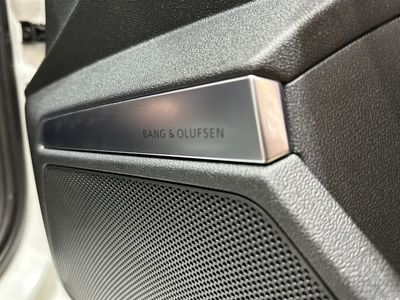 audi-a3-rs3-sportback-tfsi-294kw-quattro-s-tron-46 Thumbnail