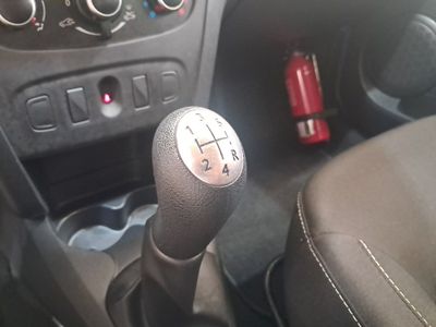 dacia-sandero-laureate-1-0-54kw-73cv-14 Thumbnail