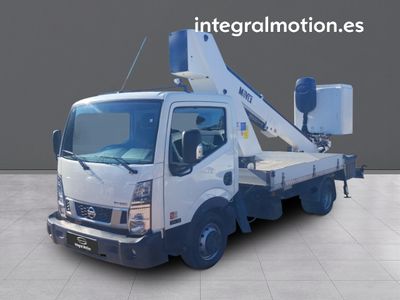 nissan-nt400-35-13-3-comfort-cabina-abatible-larga-chasis-0