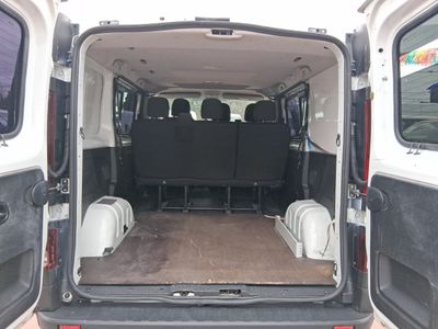 renault-trafic-mixto-5-6-n1-energy-dci-tt-combi-125-cv-5 Thumbnail