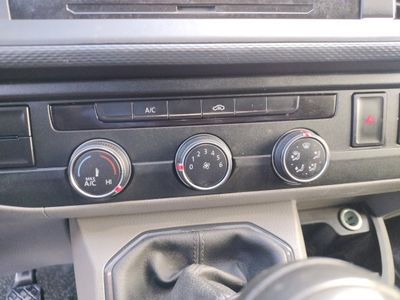 volkswagen-transporter-furg-n-corto-tn-2-0-tdi-110kw-4x4-110kw-9 Thumbnail