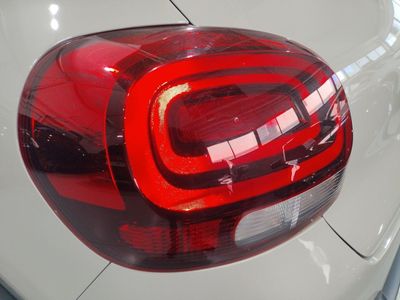 citro-n-c3-bluehdi-75kw-100cv-s-s-live-pack-26 Thumbnail