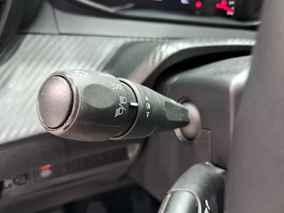 peugeot-208-bluehdi-73kw-100cv-active-12 Thumbnail