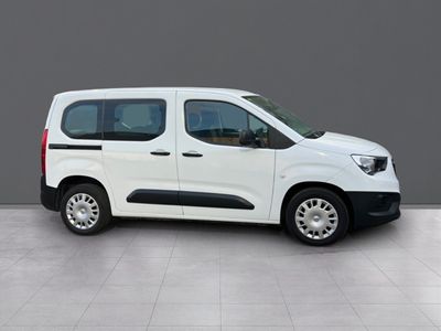 opel-combo-1-5-cdti-combi-100cv-25 Thumbnail