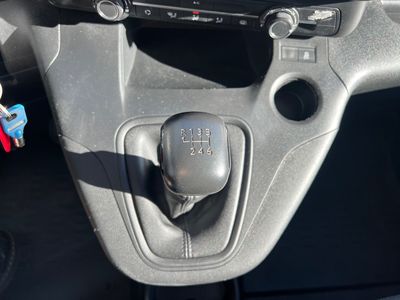 peugeot-partner-1-5-hdi-furgon-100cv-10 Thumbnail