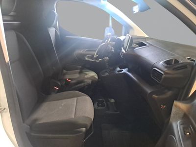 toyota-proace-city-van-furgon-l1-gx-1-5d-100cv-9 Thumbnail