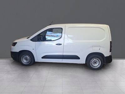 toyota-proace-city-van-furgon-l1-gx-1-5d-100cv-12 Thumbnail