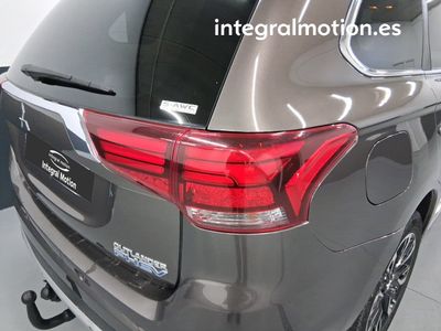 mitsubishi-outlander-2-0-phev-kaiteki-auto-4wd-27 Thumbnail