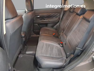 mitsubishi-outlander-2-0-phev-kaiteki-auto-4wd-9 Thumbnail